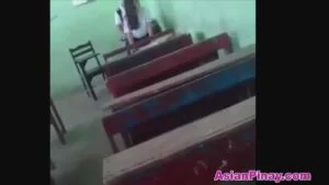 Kantutan sa loob ng classroom habang  wala pa si teacher